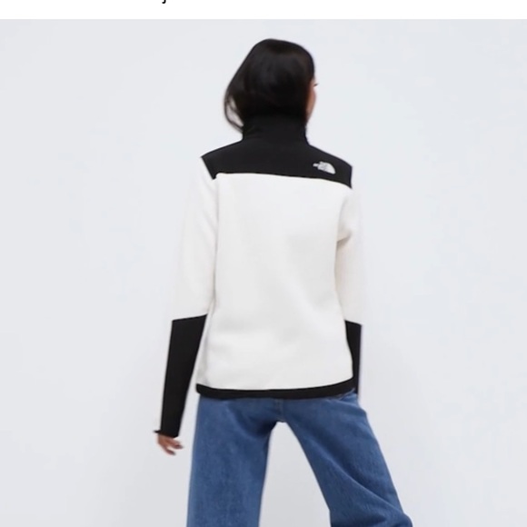 The North Face Women’s Denali jacket - Picture 9 of 11